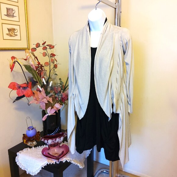 NWOT Princess Goes Hollywood Women's High Quality Silver Cardigan Sweater Jacket - Picture 6 of 8